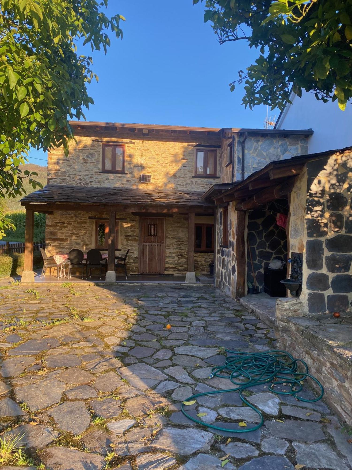 Casita Feliz Entre Montanas Y Cerca Del Mar Villa Trabada Exteriör bild